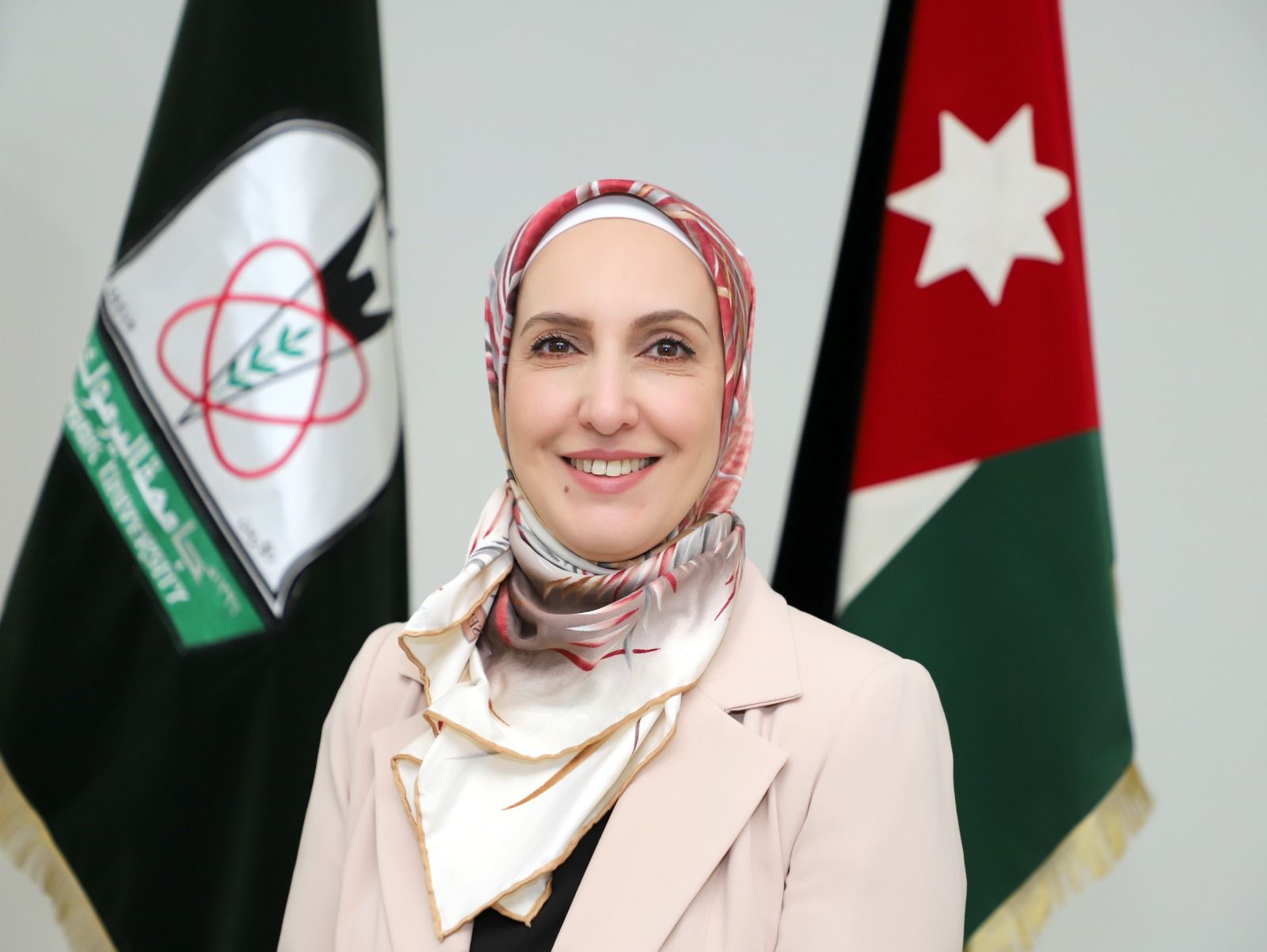 باسم جميع الزملاء في الكلية نبارك للزميلة الدكتورة اميرة جرادات الترقية المستحقة إلى رتبة استاذ في قسم علوم الحاسوب وبتخصص الذكاء الاصطناعي.