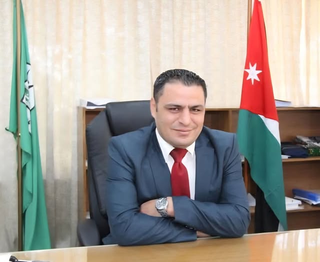 باسم جميع الزملاء في الكلية نبارك للزميل الدكتور معاويه الشناق الترقية المستحقة إلى رتبة استاذ في قسم علوم الحاسوب وبتخصص الذكاء الاصطناعي.