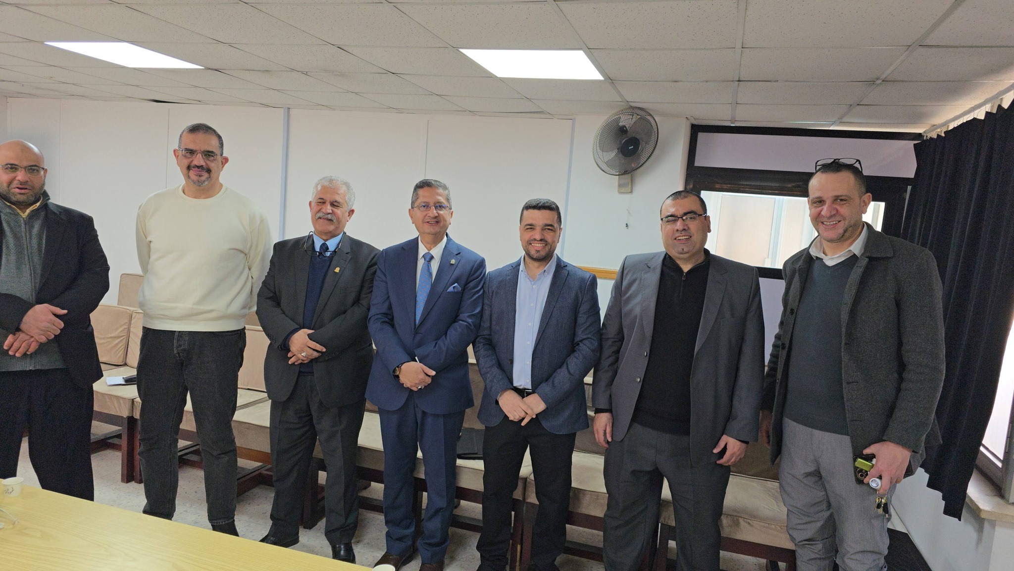 لقاء تبادل التبريكات بالعيد التقت أسرة كلية تكنولوجيا المعلومات صباح هذا اليوم لتبادل التهاني بمناسبة عيد الفطر السعيد 2026.