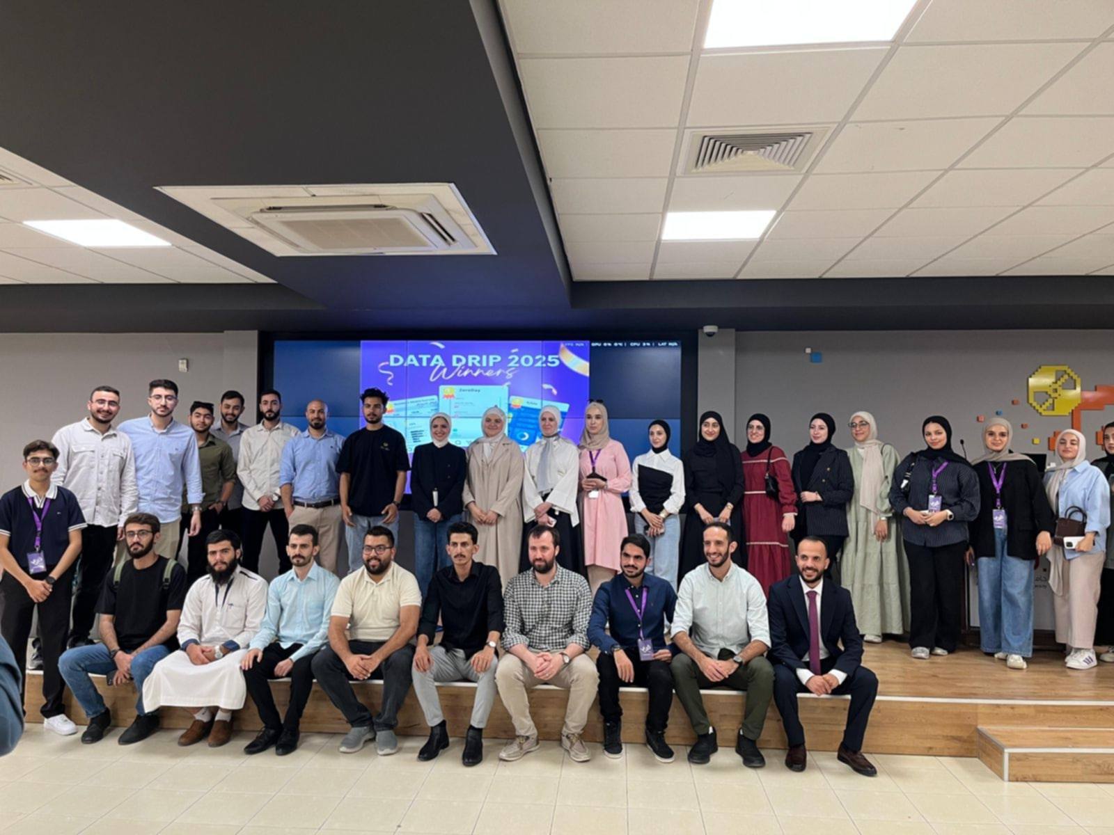 فاز فريق من كلية تكنولوجيا المعلومات في جامعة اليرموك بالمركز الأول على مستوى الأردن والمركز الثاني على مستوى 10 دول عربية في هاكثون DataDrip المتخصص في تحليل البيانات، والذي نظمته شركة قفزة