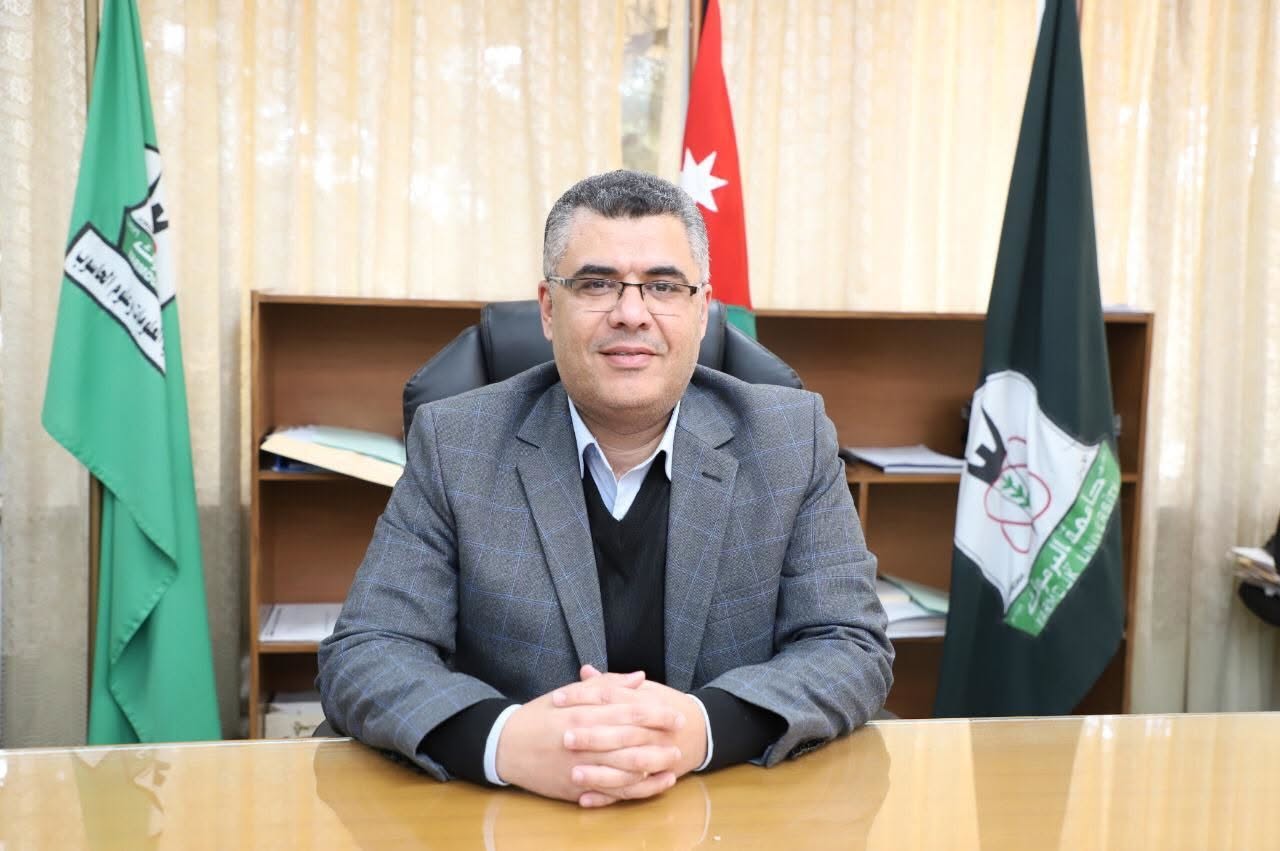 تهنئة مدير مركز التعلم الالكتروني تتقدم عميد وأسرة كلية تكنولوجيا المعلومات بالمباركة والتهنئة للزميل الاستاذ الدكتور احمد سعيفان من قسم نظم المعلومات
